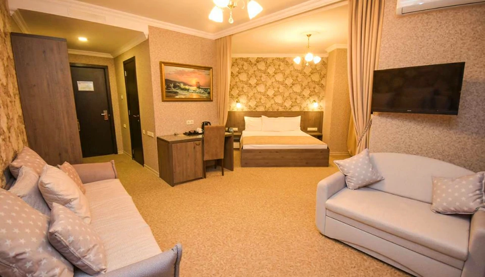 هتل اولد گاردن باتومی